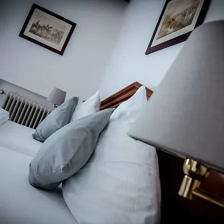 Zur Post Hotell 3*